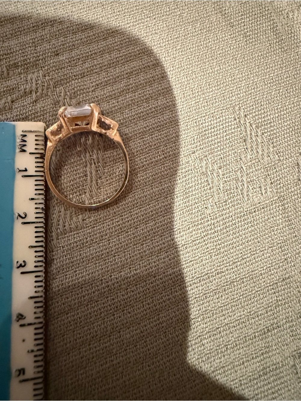 Vintage 14KT Gold Ring with Clear Quartz Emerald-Cut Stone - Picture 4 of 8